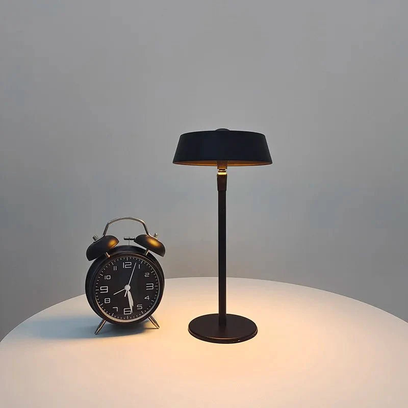 GlowLite Minimalistische Tischlampe